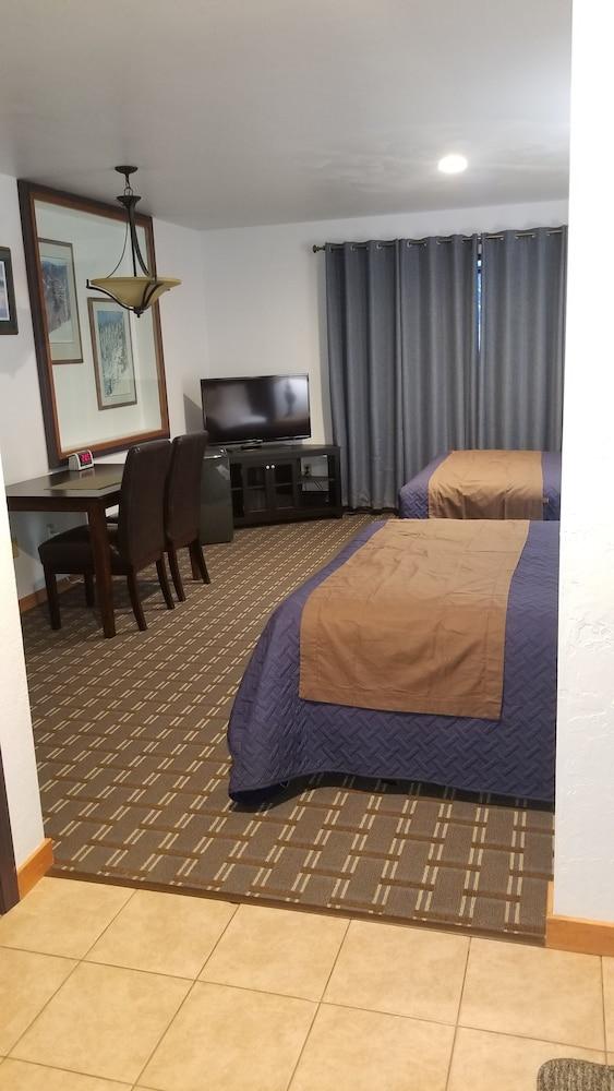 Valley Hi Motel 2*